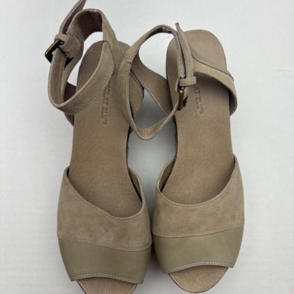 Chocolat Blu Nude Suede Ankle Strap Wedge Sandals Size 7 - Picture 2 of 8